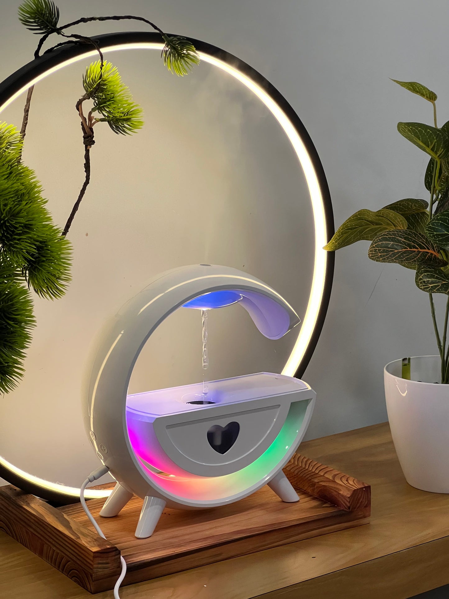 alooMi Anti-Gravity humidifier bluetooth speaker