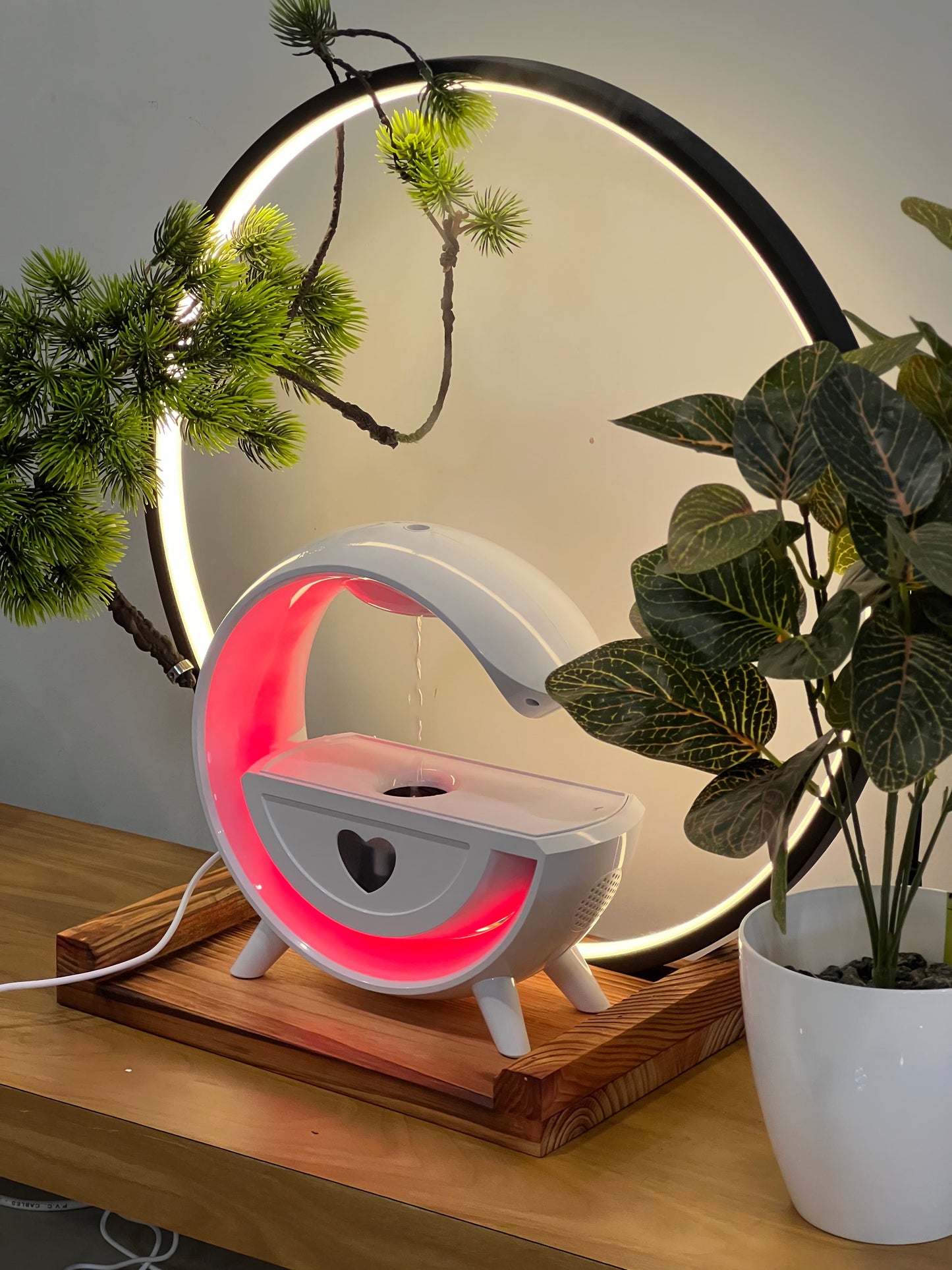 alooMi Anti-Gravity humidifier bluetooth speaker
