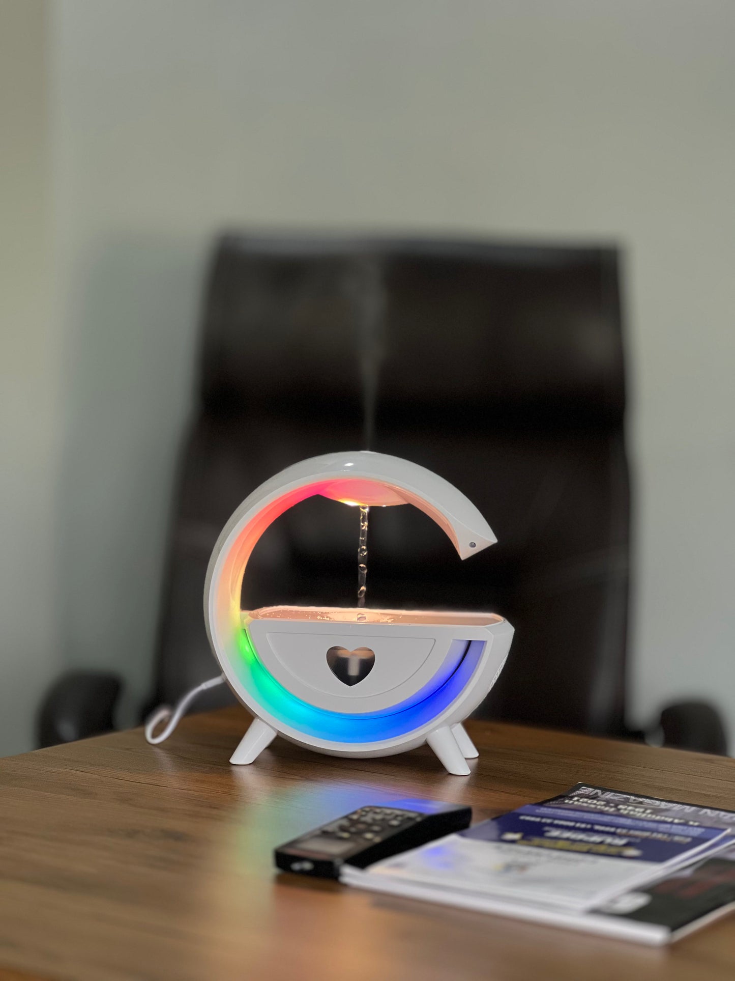 alooMi Anti-Gravity humidifier bluetooth speaker