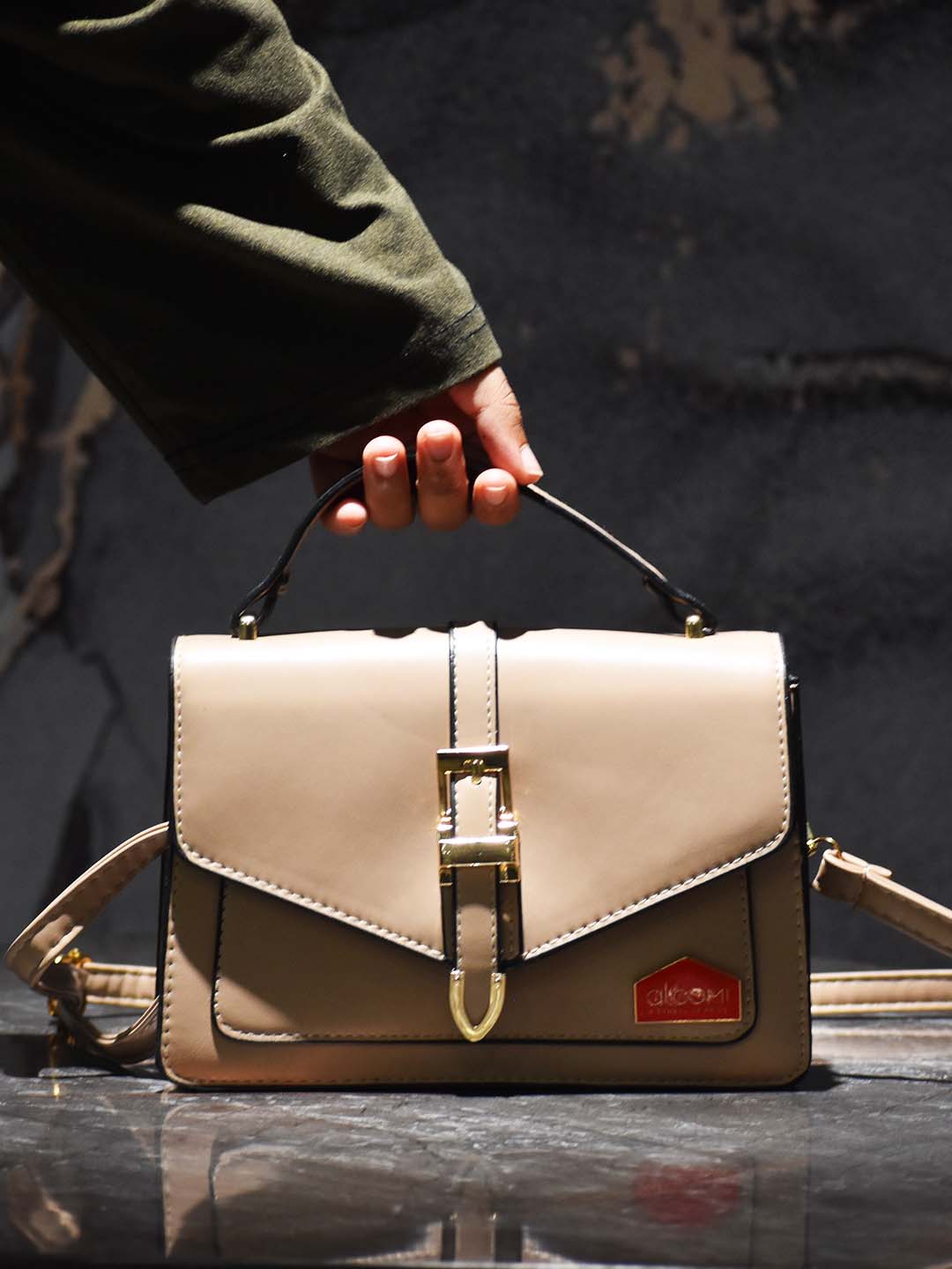 aloomi exde handbag